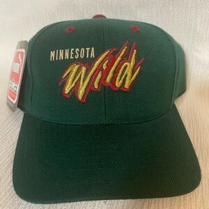 SALE! Vintage 90s Minnesota Wild / Puma SnapBack